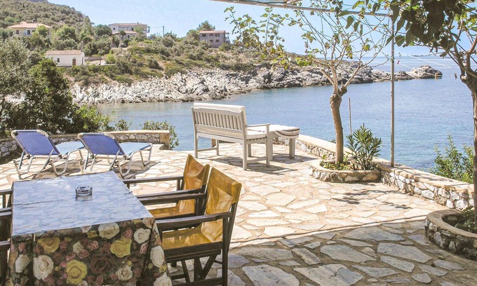 Lefktron Apartment | Lovely apartment in Aghios Dimitris/M.