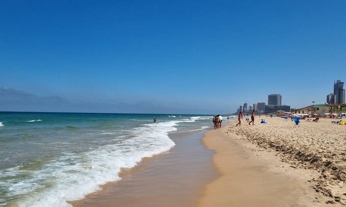 Rishon LeTsiyon Apartment | Lovely Apartment on the beach of Rishon Lezion