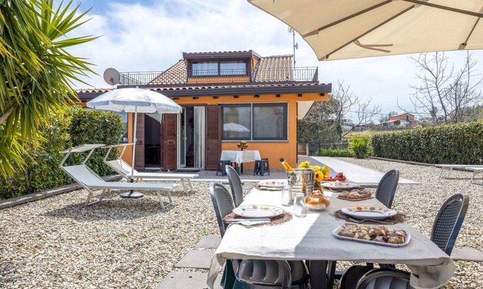 Coste Apartment | Lovely apartment for 6 guests with WIFI, A/C, TV and pets allowed