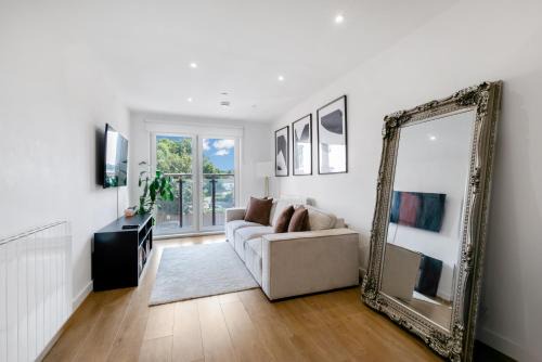 Whyteleafe Apartment | Lovely apartment close to Gatwick airport