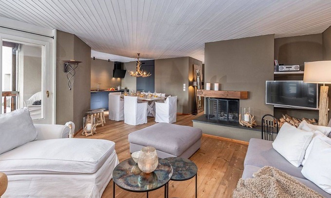 Lenzerheide Apartment | Lovely apartment for 4 people with pool, TV, balcony and pets allowed