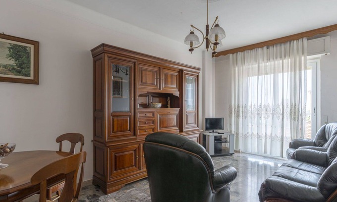 Vallecrosia Apartment | Lovely apartment for 5 guests with WIFI, TV, balcony, pets allowed and parking