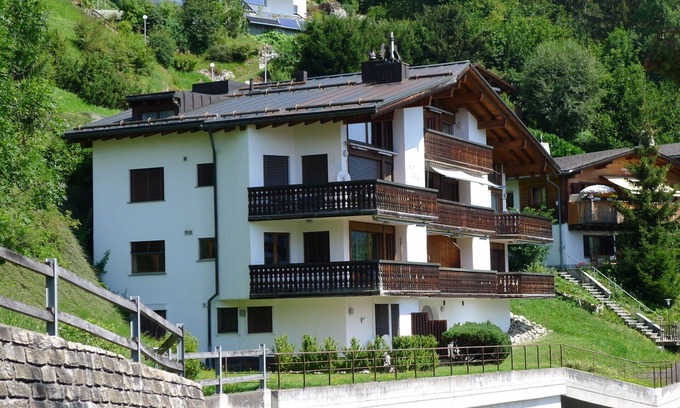 Laax Apartment | Lovely apartment for 3 people with WIFI, TV, balcony, panoramic view and parking