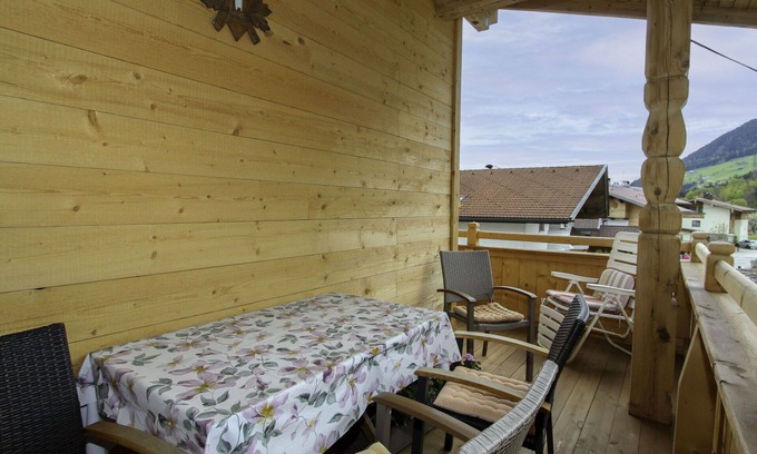 Fuegenberg Apartment | Lovely apartment for 4 guests with WIFI, TV, terrace and panoramic view