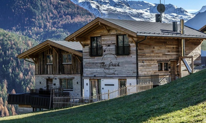 Soelden Apartment | Lovely apartment for 4 people with WIFI, TV, balcony, pets allowed and parking
