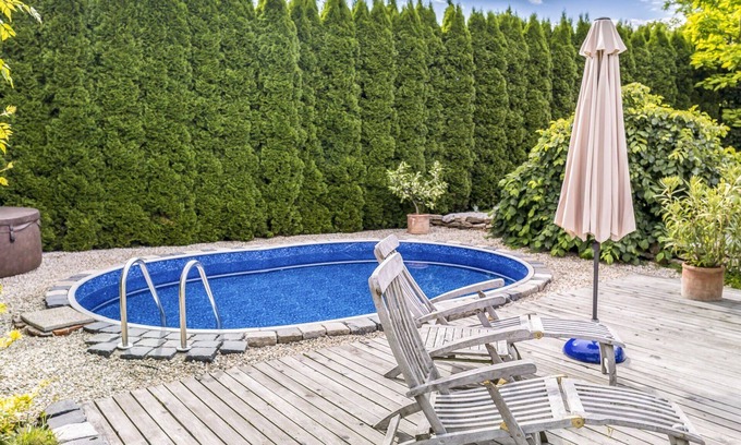 Lukavice Apartment | Lovely apartment for 6 guests with WIFI, pool, TV, patio and parking