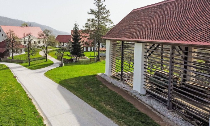 Pohorje Apartment | Lovely apartment for 8 guests with pool, WIFI, TV and parking