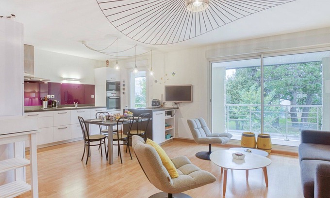 Quiberon Apartment | Lovely apartment for 4 people with WIFI, TV, balcony and parking