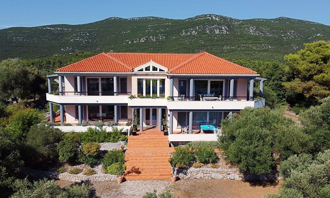 Mali Ston Apartment | Lovely apartment for 8 guests with hot tub, WIFI, A/C, TV and terrace