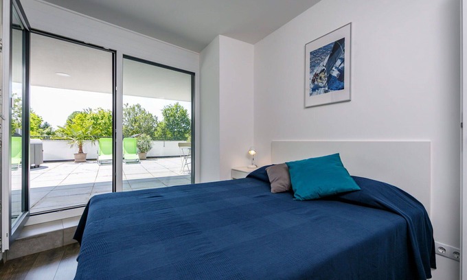 Balatonszemes Apartment | Lovely apartment for 6 guests with pool, A/C, WIFI, TV, terrace, pets allowed and parking