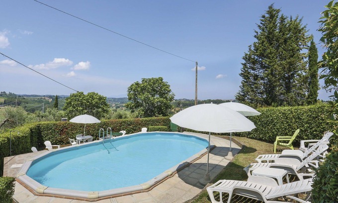 San Miniato Villa | Lovely apartment in villa for 2 people with pool, A/C, TV, patio, pets allowed and parking