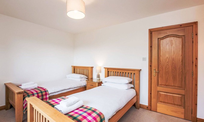 East Lewiston House | Lovely apartment in villa for 6 people with WIFI, TV, patio, panoramic view and parking