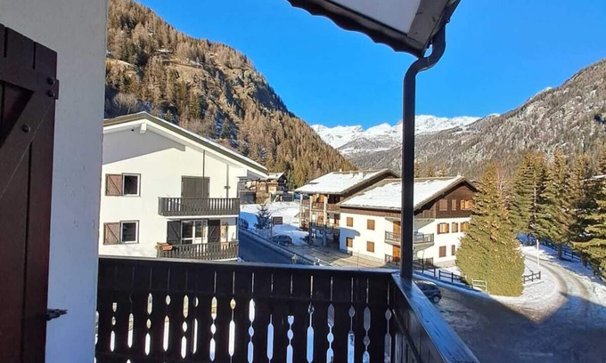 Champoluc Apartment | LOVELY APARTMENT IN CHAMPOLUC -6/8 BEDS - PETS ALLOWED