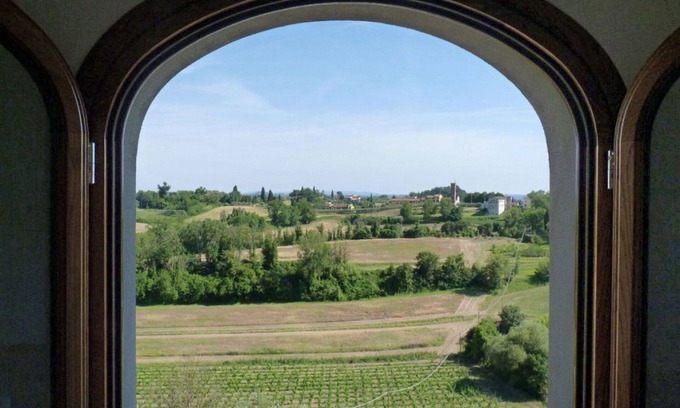 Fucecchio Villa | Lovely apartment in villa for 4 guests with A/C, pool, WIFI, pets allowed and parking