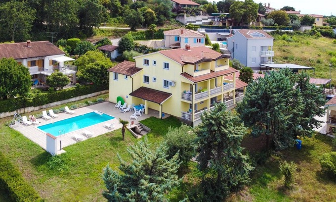 Mugeba Apartment | Lovely apartment in Porec with WiFi