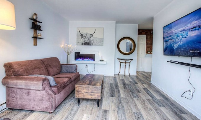 Mercier-Hochelaga-Maisonneuve Condo | Lovely apartmnet in roughmont top floor