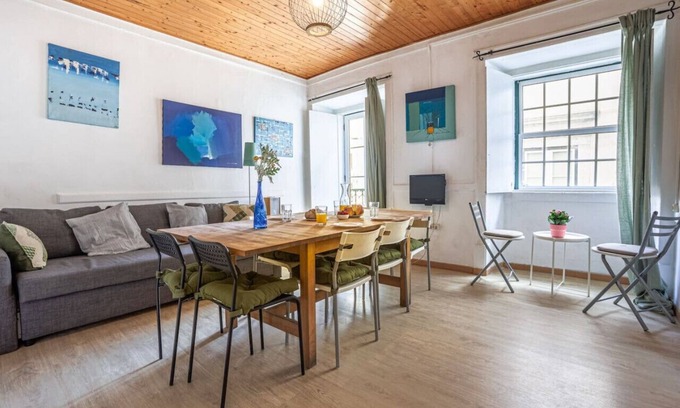 Encarnacao Apartment | Lovely Apt in Bairro Alto