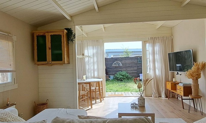 Hoek van Holland Ski Chalet | Lovely beach house near the sea