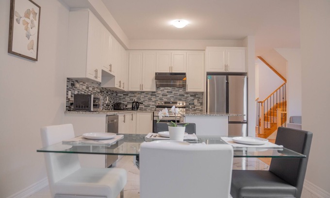Markham Bed & Breakfast | Lovely Bedroom
