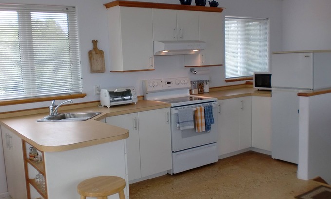 Canning Apartment | Lovely, bright,1-br apt in historic village of Canning, 5 mins from beach