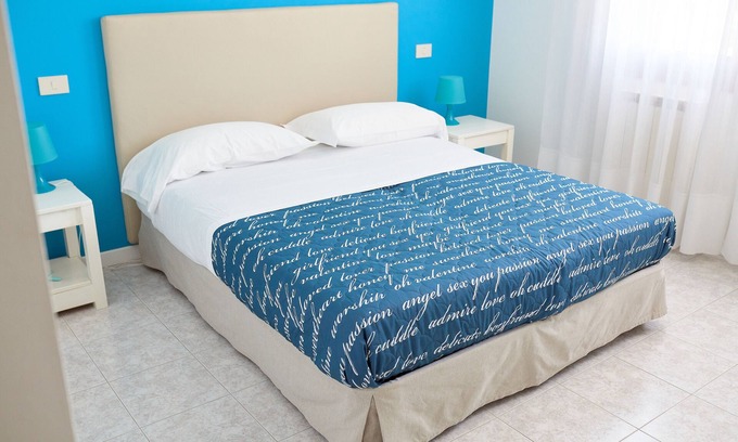 Ronchi Di Campanile Apartment | Lovely Cobalt apartment 100 meters from the sea