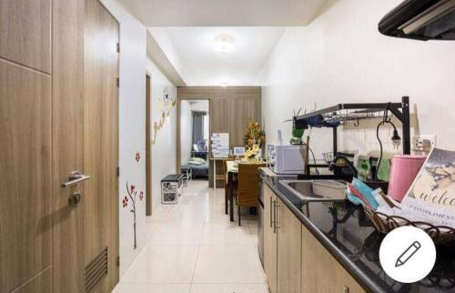 San Dionisio Apartment | Lovely Condo 2-BR w/balcony in SM-Sucat, Paranaque