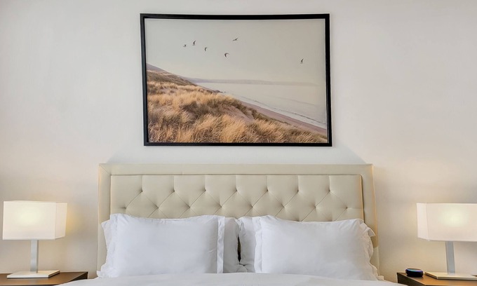 Bay Crest Park Apartment | Lovely Condo near Tampa Airport and Beaches