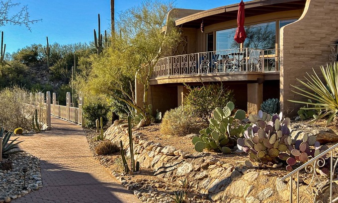 Mission Hills Townhomes Condo | Lovely condo with desert views, on site golf, heated pool, & fitness center