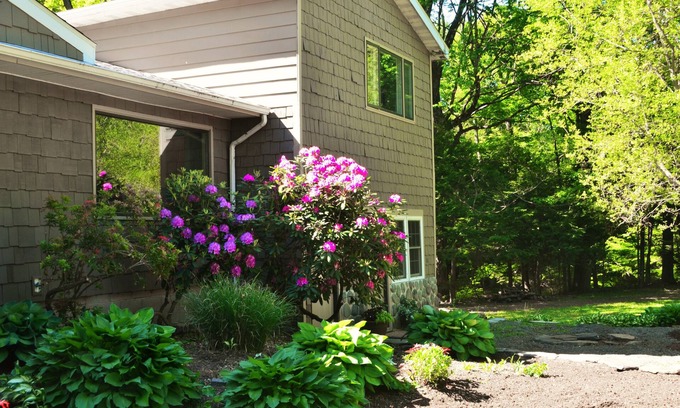 Saugerties Apartment | Lovely Creekside Duplex Close To Woodstock And Saugerties