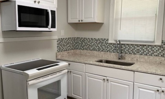 Northside Ski Chalet | LOVELY FAMILY HOUSE WITH LARGE GARDEN JACKSONVILLE