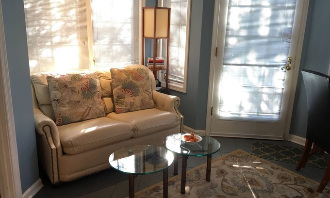 Foxhall Crescent Apartment | Lovely guest suite in a quiet but close-in neighborhood