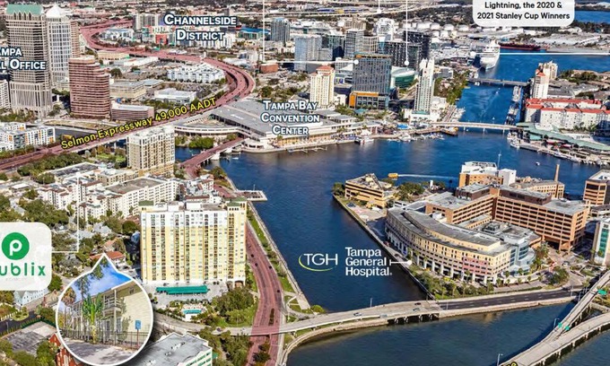 Hyde Park Apartment | Lovely historic apt near Amelia Arena + Hyde Park