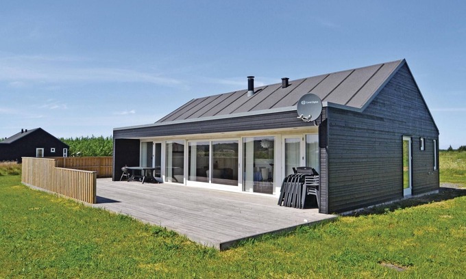 Brovst House | Lovely home in Brovst with sauna