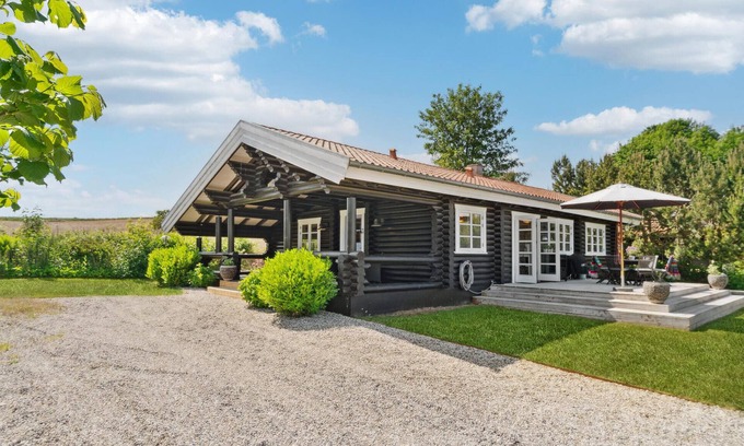 Gilleleje House | Lovely home in Dronningmølle with WiFi