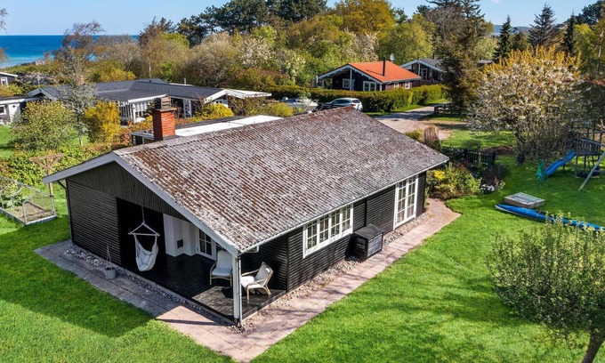 Havnsø House | Lovely home in Føllenslev with WiFi