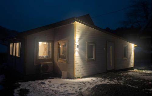 Meland House | Lovely Home In Frekhaug With Wifi