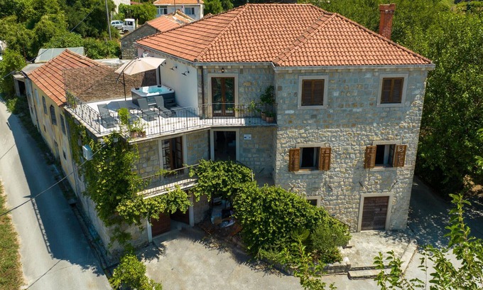 Konavle House | Lovely home in Gruda with sauna