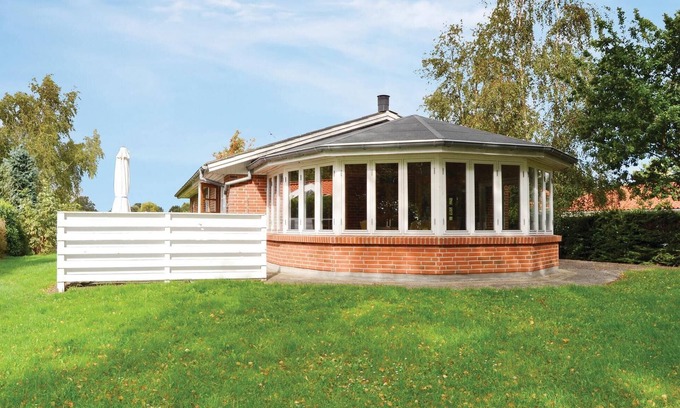 Juelsminde House | Lovely home in Juelsminde with kitchen