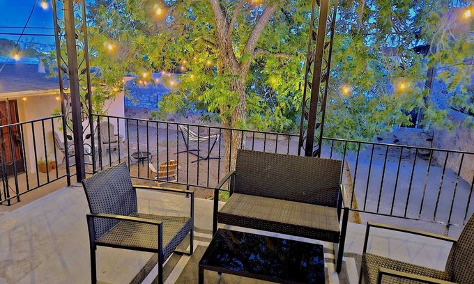 El Paso House | Lovely home in Manhattan Heights with game room, one block from Memorial Park.