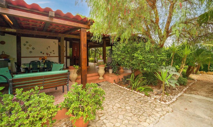 Contrada Fiori Sud House | Lovely home in Menfi with WiFi