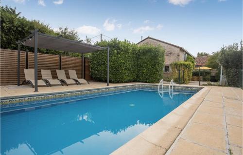 Nanclars House | Lovely Home In Nanclars With Kitchen