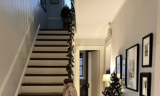 Evanston House | Lovely home in Northwest Evanston. Near Lakefront and Northwestern University.