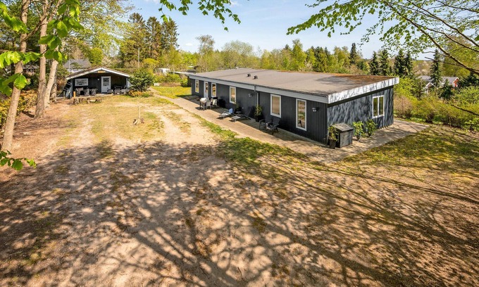 Ronde House | Lovely home in Rønde with WiFi