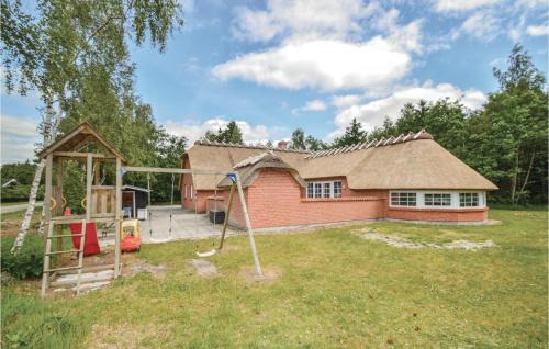 Bøtø By House | Lovely Home In Væggerløse With Sauna