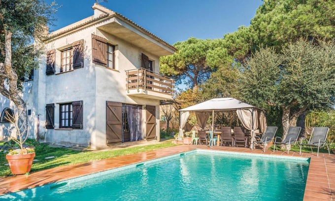 La Goba House | Lovely home in Vidreres with WiFi