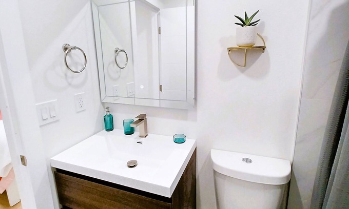 Garden Grove House | Lovely home newly remodeled near Disneyland, Convention Center and beach