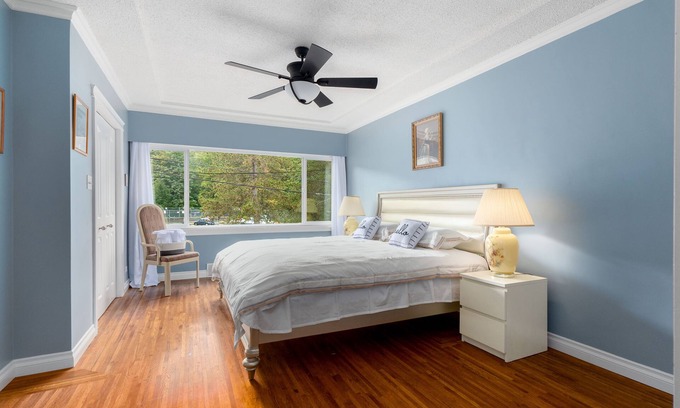 Port Moody House | Lovely home three bedroom with free parking