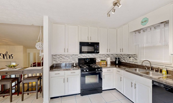 Dallas House | Lovely home with private pool, billiard room, media room & large patio