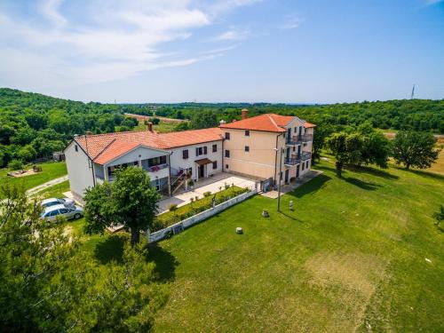 Vrvari Apartment | Lovely House LINDI in Poreč
