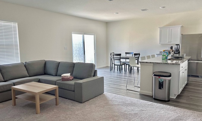 Hutto House | Lovely house with AC in charming Hutto